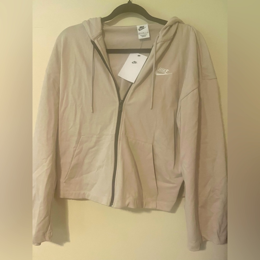 Women’s Nike zip up hoodie